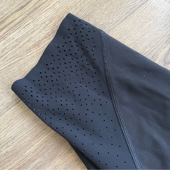 Black Lululemon Leggings - Crop - Picture 2 of 3